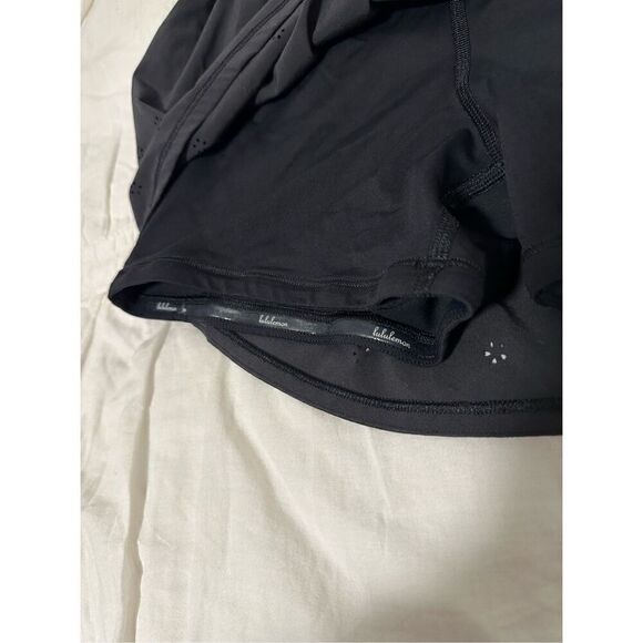 Lululemon Run Breeze size 8 black skirt. Shorts under with pockets. - Picture 6 of 9